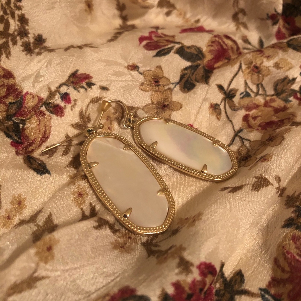 Kendra Scott Earrings - Picture 1 of 3